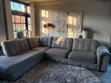 Hoekbank met gebruikssporen 245 x 310cm