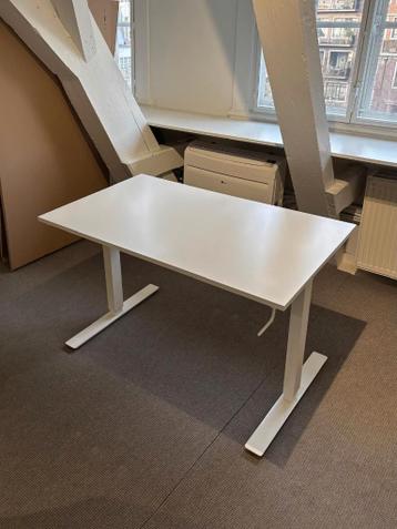 Wit zit/ staan bureau gratis af te halen