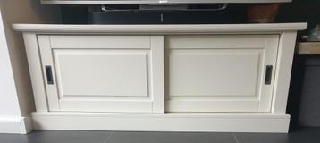 Witte houten tv kast met schuifdeuren - GRATIS