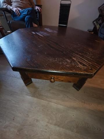 Ronde salontafel (achthoek)