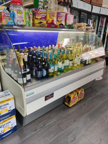 Koelvitrine voor Horeca - Trimco Moet snel weg.