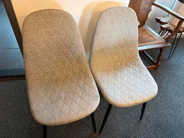 2x grijze stoelen