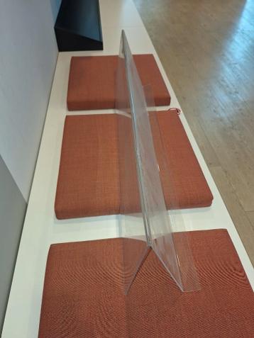 GRATIS!  18 Boekendisplays van Plexiglas