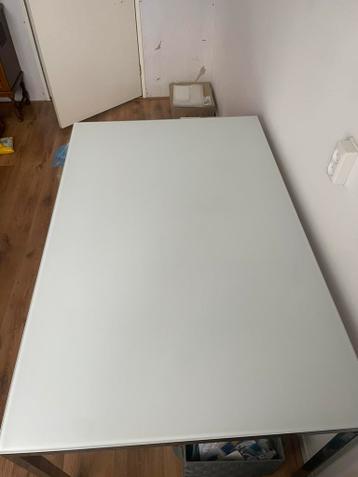 Gratis Glazen eettafel/bureau