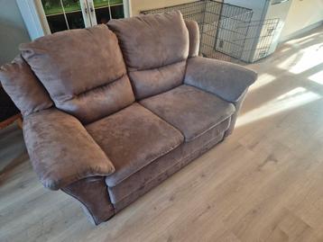 Lief klein lekker zittend liggend bankje.