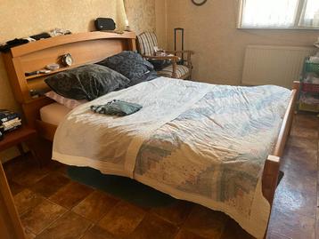 Gratis 2-persoons grenen bed (160x200) - Amsterdam Noord