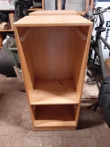 gratis 2 kastjes. let op zonder bakken