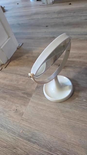 Gratis af te halen: 8 spiegeltjes