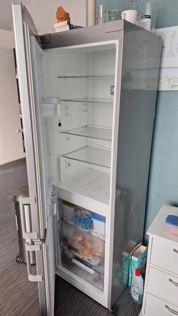 Gtstis Whirlpool koelkast en vriezer.