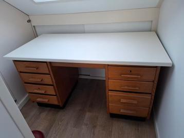 Antiek bureau - 140x70 cm