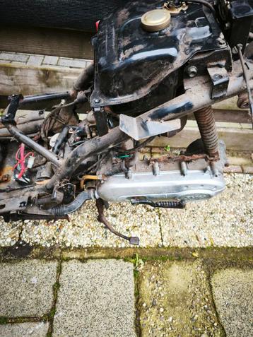 Sym Allo scooter onderdelen met geel kenteken