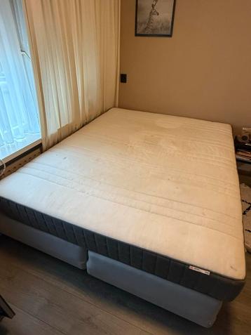 Gratis IKEA Boxspring 160x200 (zelf ophalen)