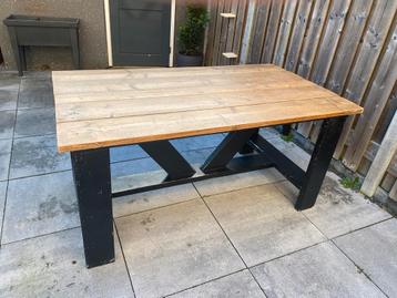 GRATIS: Eettafel van steigerhout