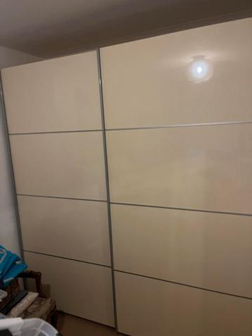 Grote kledingkast met schuifdeuren - Zelf demonteren