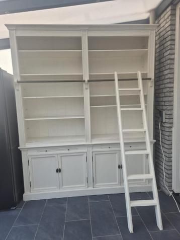 Grote buffetkast (240x200cm) - Gratis af te halen!