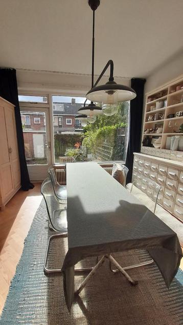 Eettafel 201x60 met 4 transparante ikea stoelen