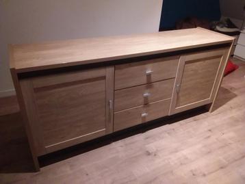 Ruime kast met lades en deurtjes - goede staat