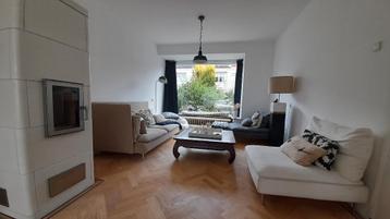 Kasten, boxsprings, banken, eethoek, tv,lampen