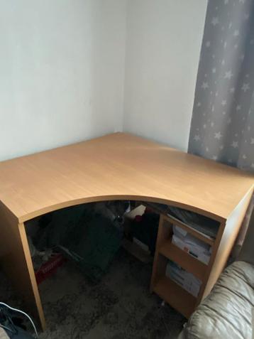 Bureau in goede staat gratis