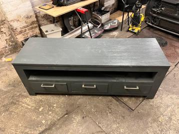 TV meubel gratis