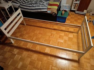 Bed met lattenbodem en matras