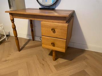 Massief degelijk houten bureau met 2 lades