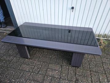 Stijlvolle salontafel met glazen blad