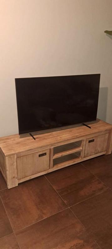 Gratis af te halen: Mooi houten TV meubel