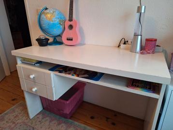 Gratis bureau (112 x 53 x 73)