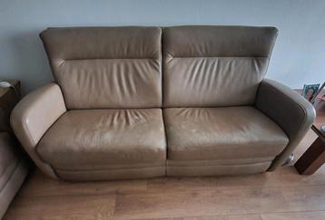 Gratis 2 en 2 1/2 zits leren bankstel.