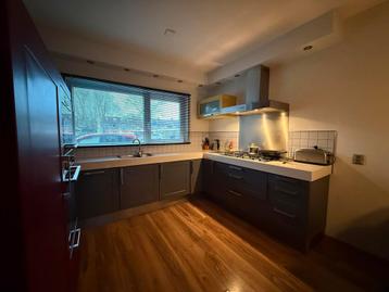 MOET WEG! Gratis complete keuken