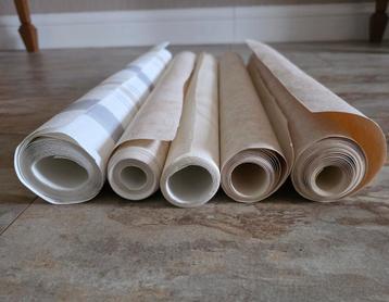 Gratis af te halen, restjes behang