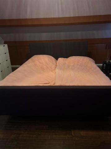 Aangeboden twee persoonsbed
