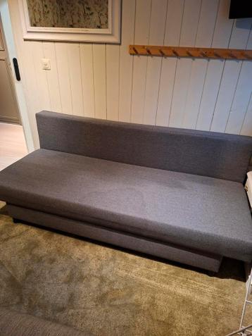 Slaapbank met opbergruimte GRATIS