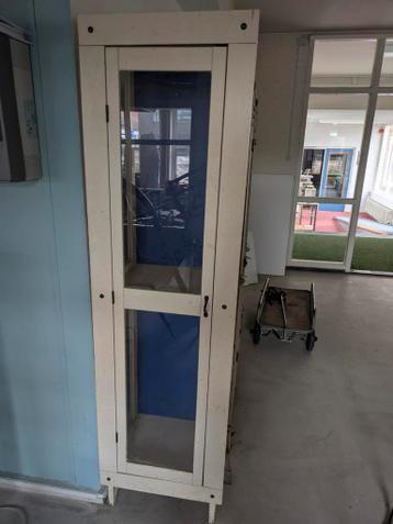 GRATIS vitrinekastje - gebruikt