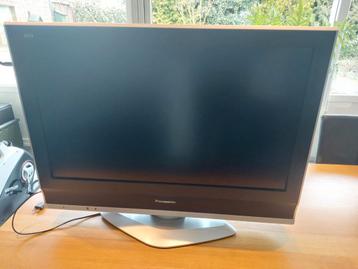 Panasonic TX-32LX70P - 32 inch LCD TV