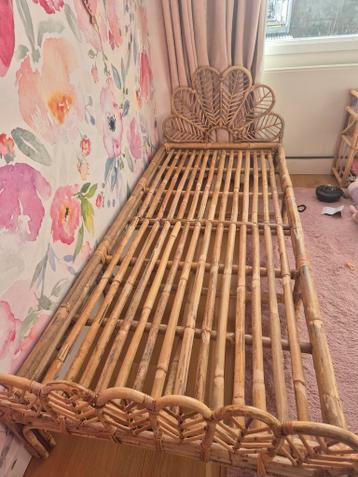 Meisjesbed van bamboe