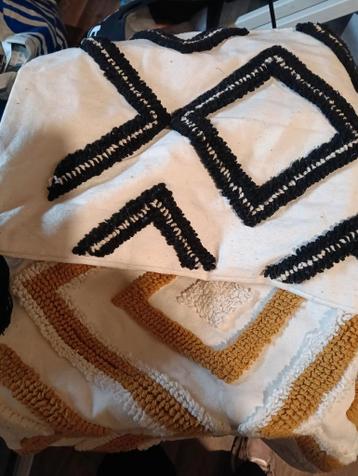 Kussenhoezen - 2x okergeel, 2x zwart