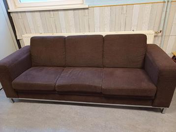 Gratis bruine stoffen bank - ophalen voor woensdag