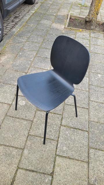 Gratis af te halen: 4 zwarte eettafel stoelen van Ikea.