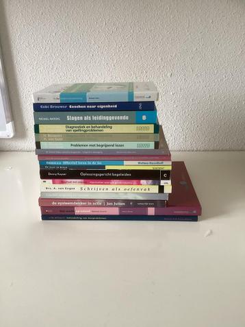Vakliteratuur voor leerkrachten en interne begeleiders.