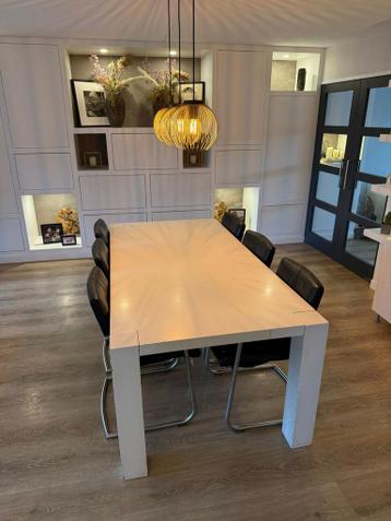 Eettafel en 6 stoelen