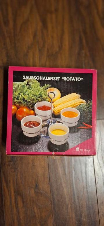 Gratis: Draaibare saus bakjes set