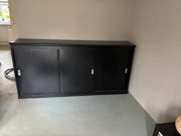 Zwarte dressoirkast/tv kast/boekenkast gratis