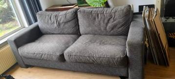 Gratis: 2 grijze banken, 2 en 3 zits