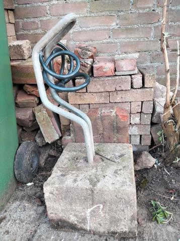 Fietsstandaard met betonnen voet 2x