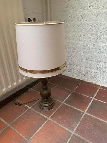 Vintage Lamp met kap - gratis / af te halen vanaf 19-2!