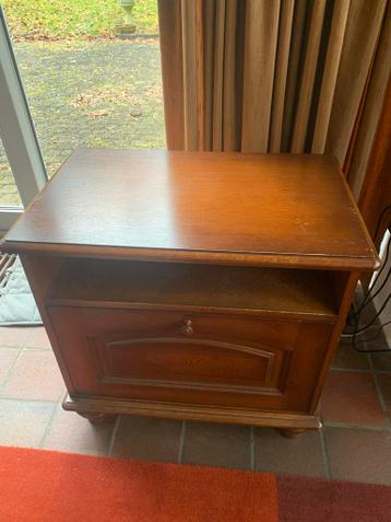Vintage TV Meubel - gratis / af te halen vanaf 19-2!