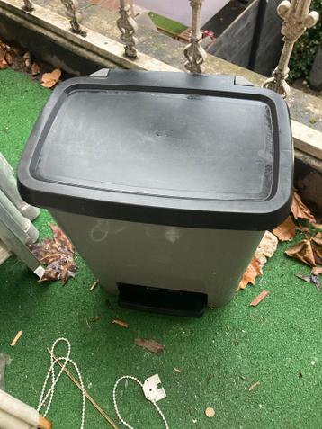 Prullenbak met 2 inzetbakjes - Afval scheiden