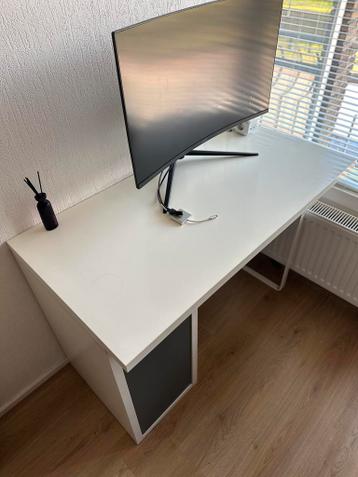 IKEA MICKE bureau – wit + antraciet frontjes – vergroot blad